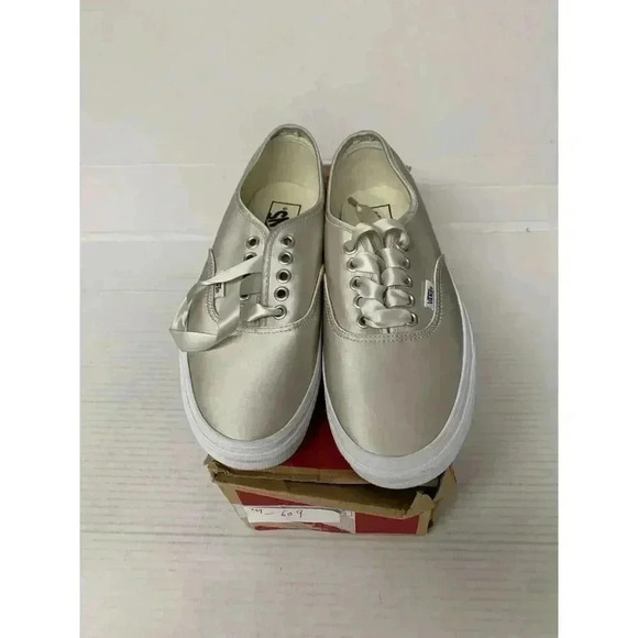 -609 Vans Classic Silver, -US 7 Mens - Picture 3 of 5